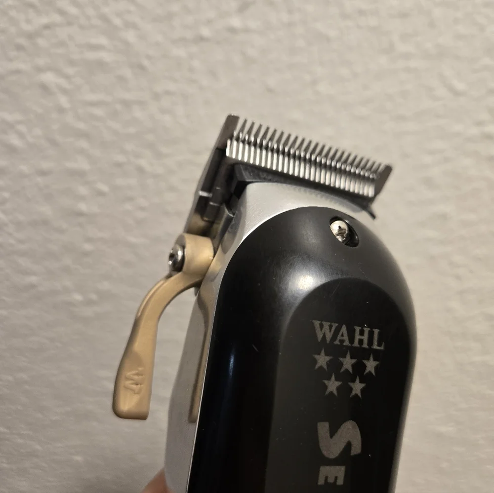 Professional Wahl Senior Black Clipper with Guards